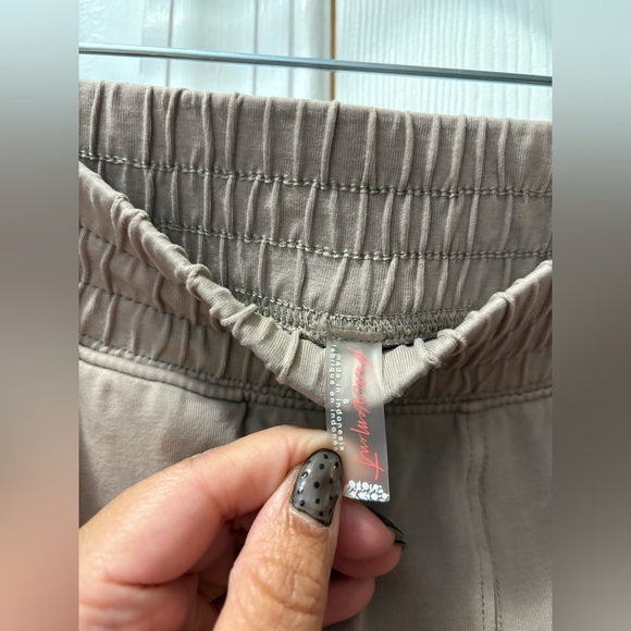 Free people movement hot shot crossover pants only/ joggers tan size small - Picture 4 of 4